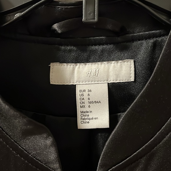 H&M Medium Size 6 Satin Bomber - Picture 3 of 6